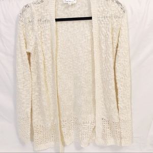 💙BOGO Cream Cardigan ✨